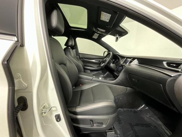 Photo of 2023 Majestic White INFINITI QX55