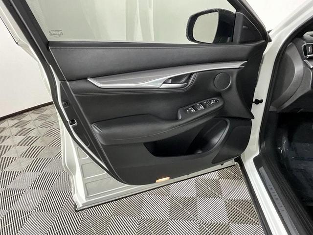 Photo of 2023 Majestic White INFINITI QX55