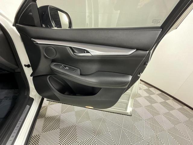 Photo of 2023 Majestic White INFINITI QX55