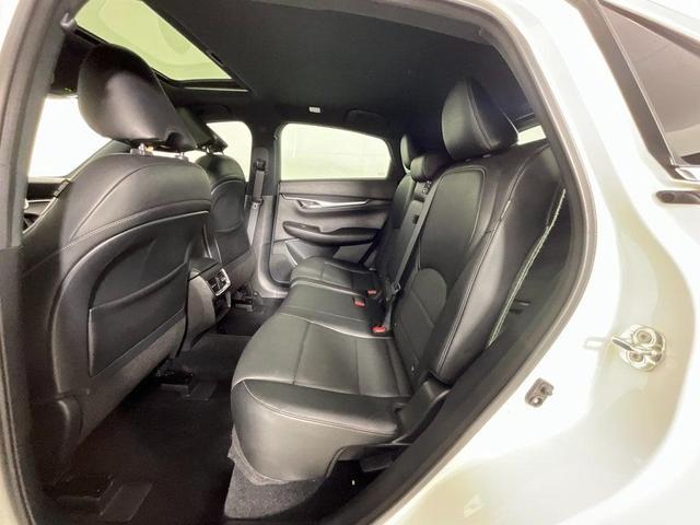 Photo of 2023 Majestic White INFINITI QX55