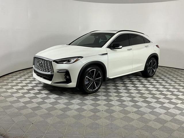 Photo of 2023 Majestic White INFINITI QX55