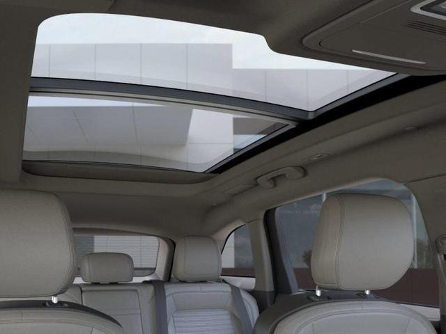 Photo of 2025 Gray Metallic Lincoln Nautilus