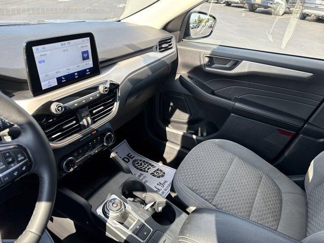 Photo of 2022 Atlas Blue Metallic Ford Escape