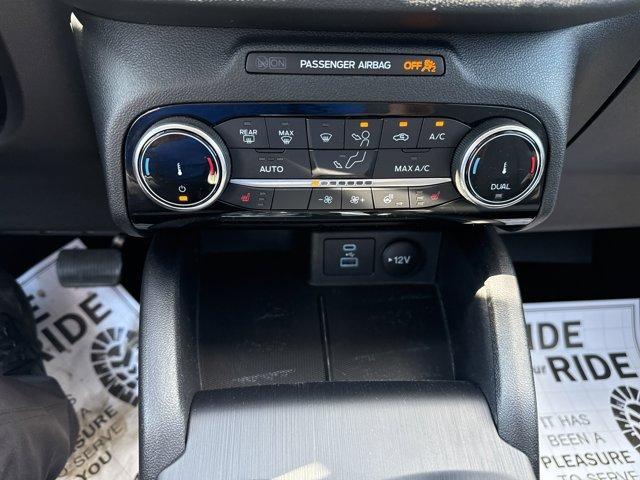Photo of 2022 Atlas Blue Metallic Ford Escape