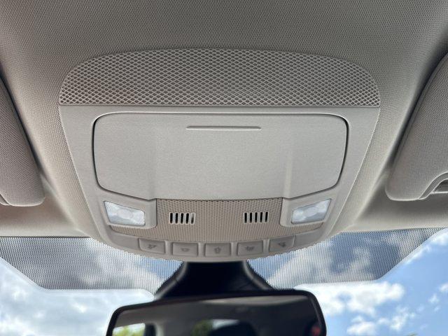 Photo of 2022 Burgundy Velvet Metallic Tinted Clearcoat Ford Edge