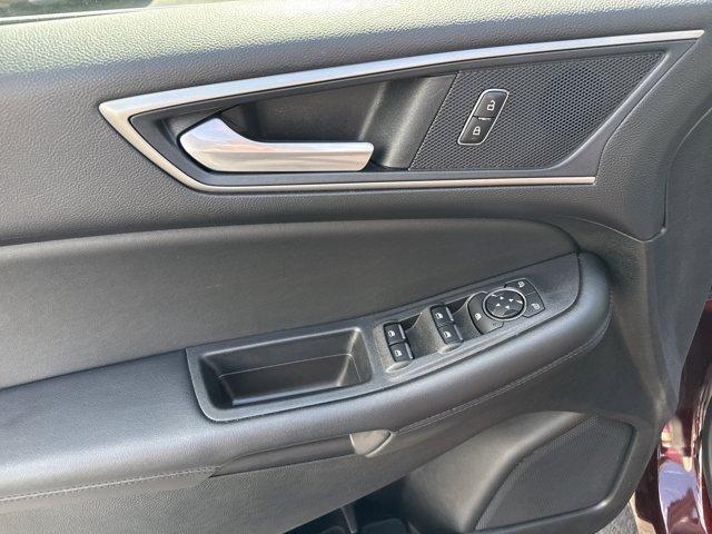Photo of 2022 Burgundy Velvet Metallic Tinted Clearcoat Ford Edge