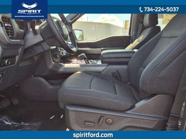 Photo of 2025 Oxford White Ford F-150