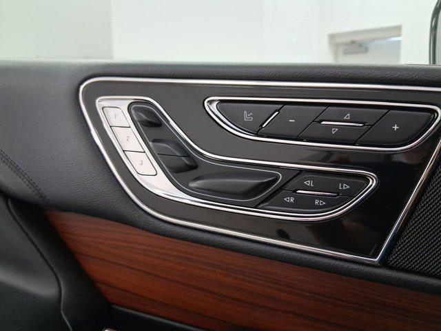 Photo of 2018 Iced Mocha Premium Colorant Lincoln Navigator