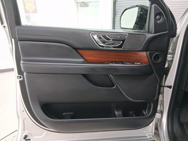 Photo of 2018 Iced Mocha Premium Colorant Lincoln Navigator