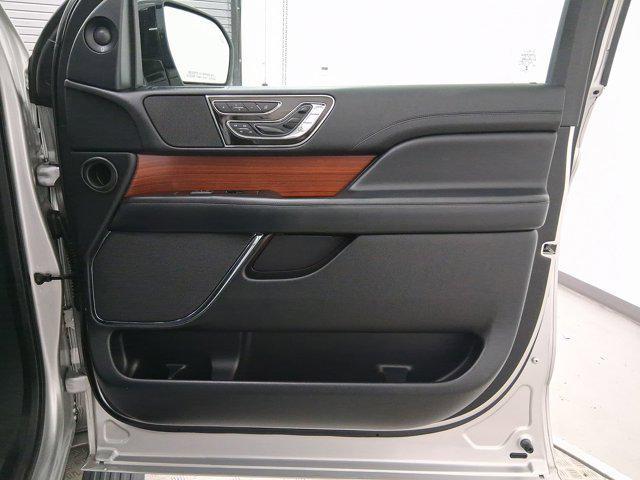 Photo of 2018 Iced Mocha Premium Colorant Lincoln Navigator