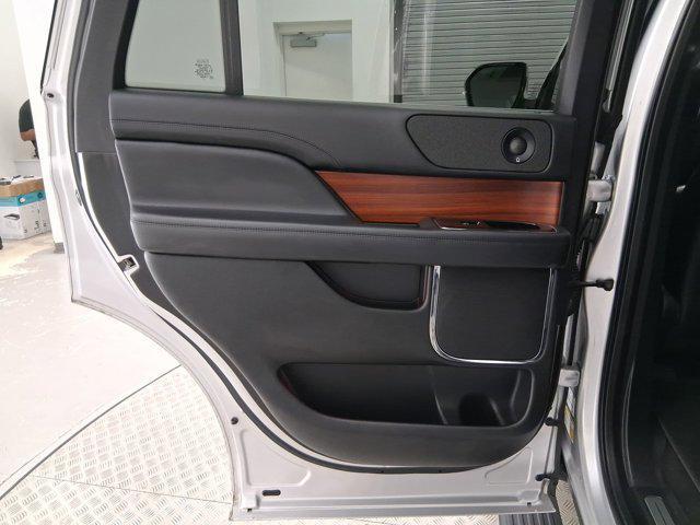 Photo of 2018 Iced Mocha Premium Colorant Lincoln Navigator