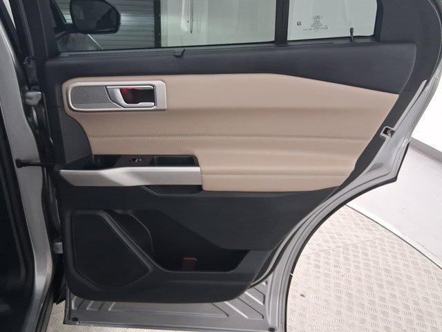 Photo of 2021 Iconic Silver Metallic Ford Explorer
