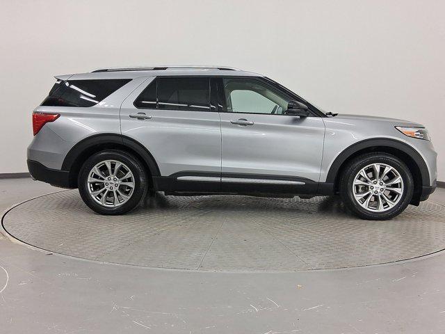 Photo of 2021 Iconic Silver Metallic Ford Explorer