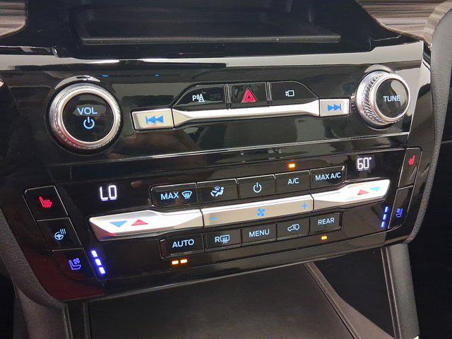 Photo of 2021 Iconic Silver Metallic Ford Explorer