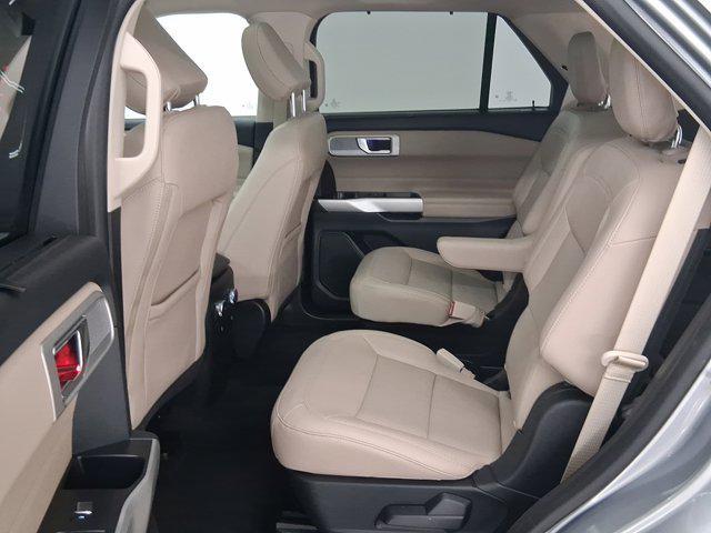 Photo of 2021 Iconic Silver Metallic Ford Explorer