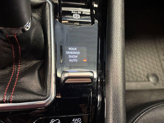 Photo of 2024 Diamond Black Crystal Pearlcoat Jeep Compass