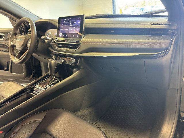 Photo of 2024 Diamond Black Crystal Pearlcoat Jeep Compass