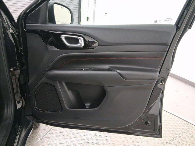 Photo of 2024 Diamond Black Crystal Pearlcoat Jeep Compass