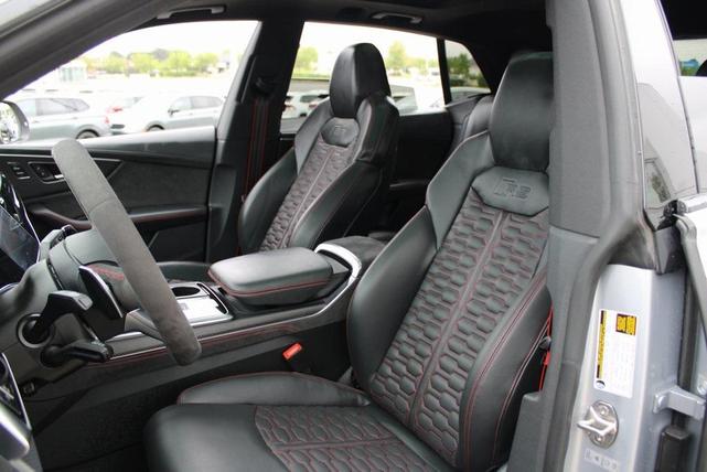 Photo of 2022 Florett Silver Metallic Audi RS Q8