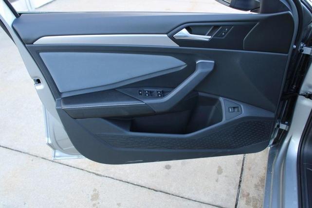 Photo of 2026 Pyrite Silver Metallic Volkswagen Jetta