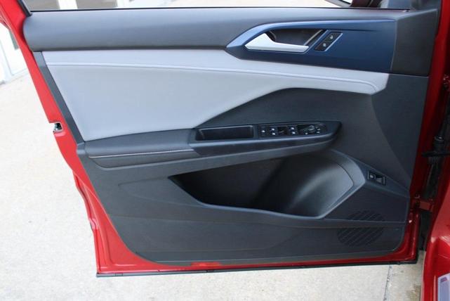 Photo of 2024 Kings Red Volkswagen Taos
