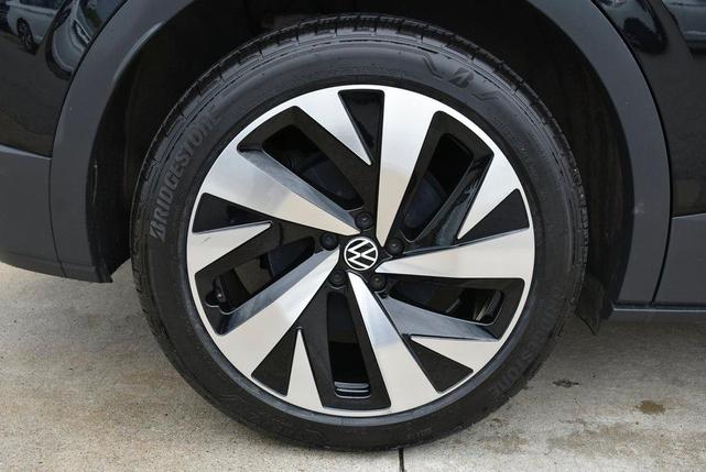 Photo of 2021 Mythos Black Volkswagen ID.4