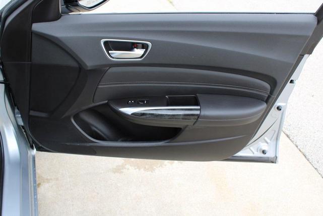 Photo of 2020 Lunar Silver Metallic Acura TLX