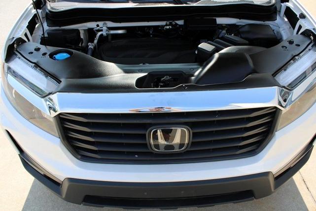Photo of 2023 Platinum White Pearl Honda Ridgeline