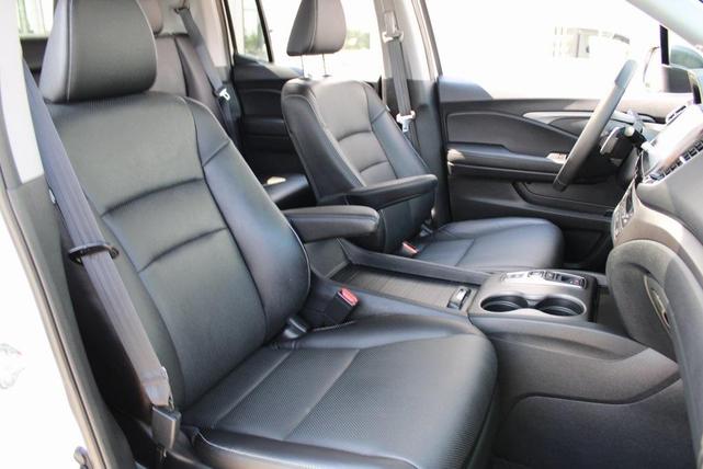 Photo of 2023 Platinum White Pearl Honda Ridgeline