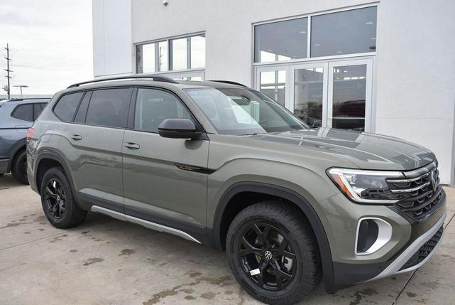 Photo of 2025 Avocado Green Pearl Volkswagen Atlas