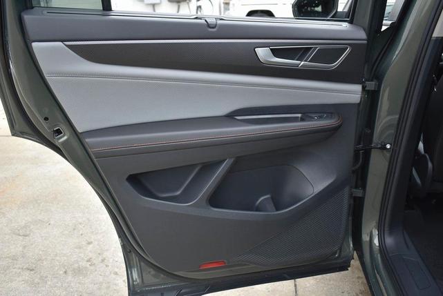 Photo of 2025 Avocado Green Pearl Volkswagen Atlas