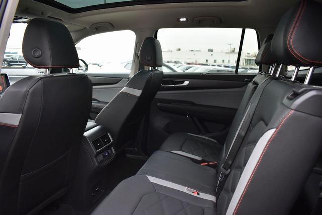 Photo of 2025 Avocado Green Pearl Volkswagen Atlas