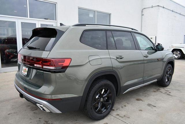 Photo of 2025 Avocado Green Pearl Volkswagen Atlas