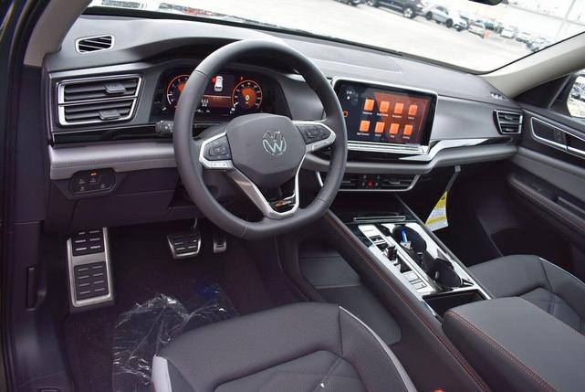 Photo of 2025 Avocado Green Pearl Volkswagen Atlas