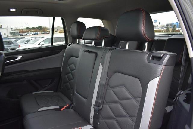 Photo of 2025 Avocado Green Pearl Volkswagen Atlas