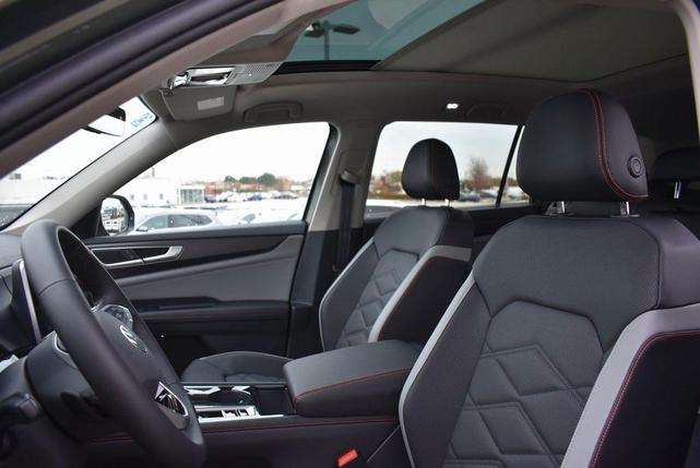 Photo of 2025 Avocado Green Pearl Volkswagen Atlas