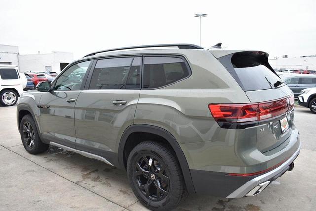 Photo of 2025 Avocado Green Pearl Volkswagen Atlas
