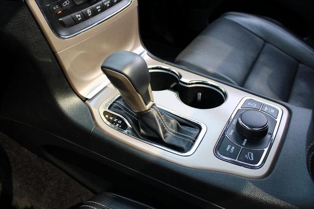 Photo of 2017 Granite Crystal Clearcoat Metallic Jeep Grand Cherokee