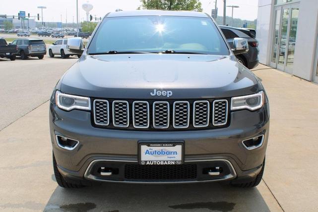 Photo of 2017 Granite Crystal Clearcoat Metallic Jeep Grand Cherokee