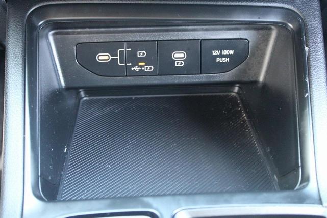 Photo of 2025 Snow White Pearl Kia K5