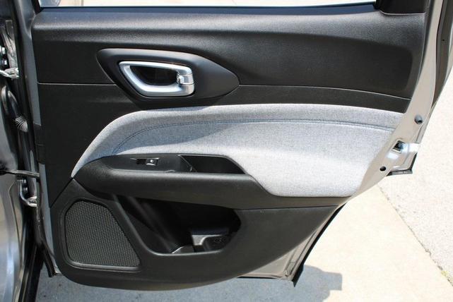 Photo of 2022 Billet Silver Metallic Clearcoat Jeep Compass