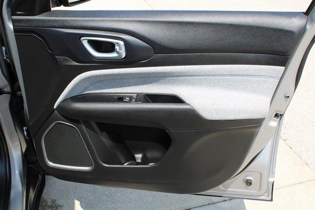 Photo of 2022 Billet Silver Metallic Clearcoat Jeep Compass