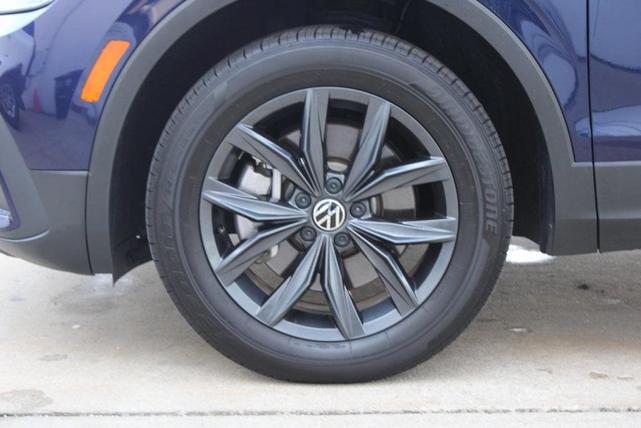 Photo of 2023 Atlantic Blue Volkswagen Tiguan
