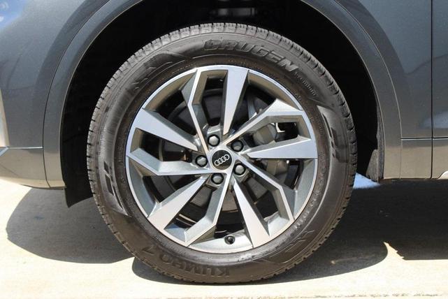 Photo of 2024 Daytona Gray Pearl Effect Audi Q5