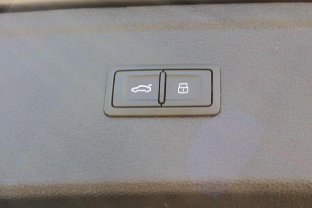 Photo of 2024 Daytona Gray Pearl Effect Audi Q5