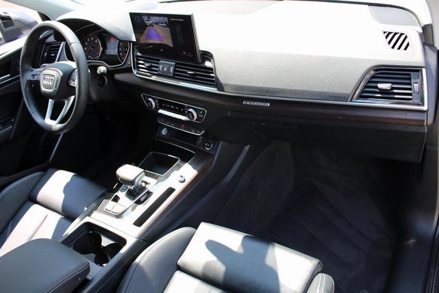 Photo of 2024 Daytona Gray Pearl Effect Audi Q5