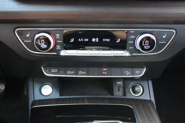 Photo of 2024 Daytona Gray Pearl Effect Audi Q5