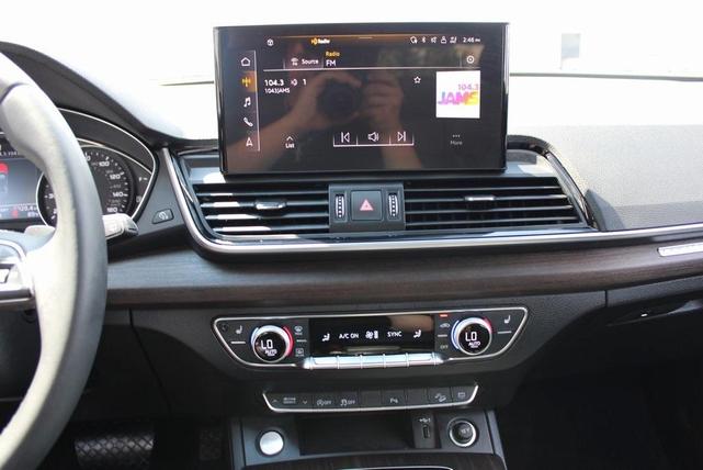 Photo of 2024 Daytona Gray Pearl Effect Audi Q5