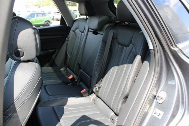 Photo of 2024 Daytona Gray Pearl Effect Audi Q5