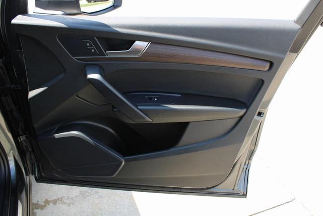Photo of 2024 Daytona Gray Pearl Effect Audi Q5